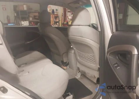 2007 Toyota Rav4 Limited z USA, uszkodzony, nr VIN JTMBD31V776047798